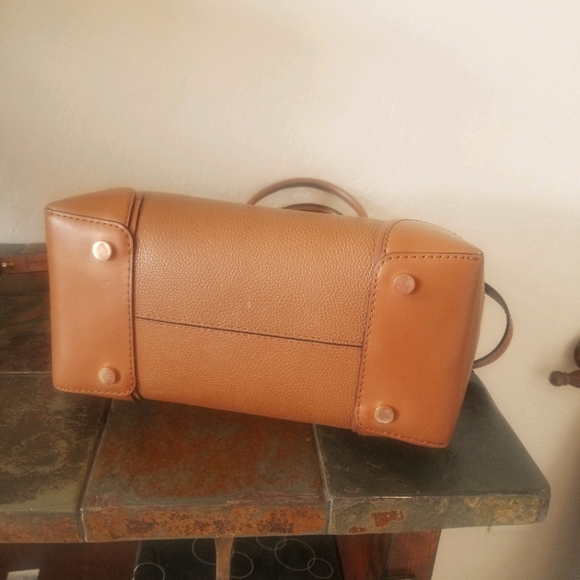 Handbag - Picture 3 of 7